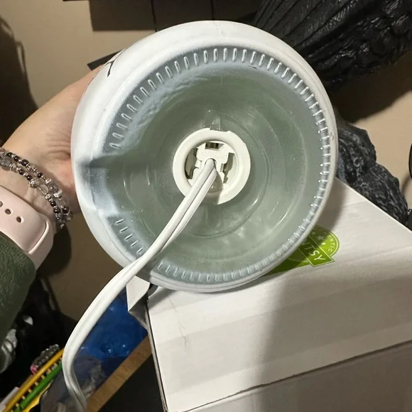 Scentsy White and Black Floral Wax Warmer - Picture 4 of 6